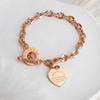 Círculo de coração fivela de coração pulseira de coração feminina aço titânio corrente de carta de amor ins pulseira grande europeia e americana explosões da moda