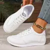 Sapatos de Argan Plus Size Transfronteiriços Femininos 2026 Outono/Inverno Novo Superfície de Couro Moda Sapatos Brancos Cadarço Casual Sapatos Esportivos Comércio Exterior