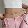 Corrente de Corpo Popular Transfronteiriça Europeia e Americana para Mulheres com Estrela Vazada Decorada, Corrente de Cintura Fashion Simples e Versátil para Combinar com Jeans