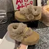 Zapatos de felpa Birkenstock para mujer 2026 invierno cálidos con forro de felpa cobertura total lazo suela gruesa zapatos de algodón botas de nieve peludas