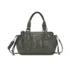 Nova bolsa tote feminina de grande capacidade com um design exclusivo texturizado em pedra e plissado, apresentando múltiplos bolsos, adequada para o trajeto diário e pode ser carregada como bolsa de ombro ou bolsa transversal.