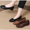 Zapatos de Salón Individuales Cómodos de Punta Cuadrada con Tacón Bajo y Boca Baja 2026 Nuevo Estilo Piel Suave Suela Blanda Zapatos de Mujer para Primavera y Verano Zapatos Retro de Madre