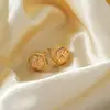 2026 Nuevo Pendiente Francés Retro Exquisito Temperamento Pendientes Completos de Diamante Lujo Ligero Nicho Estilo Coco Chanel Accesorios para Pendientes Venta al por Mayor
