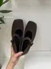Sapatos Peludos Estilosos de Alta Qualidade para Mulheres, Novo Estilo Retro Francês Outono e Inverno 2025 Sapatos Baixos Mary Jane