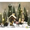 Mini Árbol de Navidad Cedro Mesa Pequeño Papá Noel Decoraciones Creativas para Ventana Adornos de Reno Muñeco de Nieve Regalos