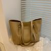 Bolsa de Grande Capacidade Feminina Outono e Inverno Versátil 2024 Novo Estilo Bolsa de Ombro Simples Mochila Escolar para Estudantes Bolsa Tote para o Dia a Dia