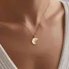 Novo Estilo Europeu e Americano Colar Oval de Rosa para Mulheres, Corrente de Clavícula de Luxo Leve de Concha, Joia Simples e Versátil