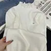 Deslumbrante suéter de tricô rendado com gola semi-alta para mulheres, adequado para outono e inverno, perfeito para usar em camadas, com bordas plissadas, macio e aconchegante