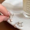 Estilo Coreano Estilo Dulce Aretes de Perla con Lazo 2025 Nueva Llegada Lujo Ligero Diseño de Nicho Aretes con Sentido Avanzado