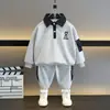 Conjunto de sudadera para niño de primavera y otoño, conjunto deportivo de dos piezas elegante para niños estilo coreano, ropa de moda para niños pequeños, comercio exterior