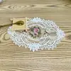 Hermosos manteles individuales estilo francés, manteles blancos románticos de encaje, posavasos calados, caminos de mesa bordados, cubiertas antipolvo, adornos de tela.