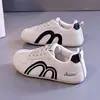 Otoño 2026 Nuevos Zapatos Deportivos Casuales para Mujer Ligeros Cómodos Zapatos Planos Suela Suave Zapatos de Skateboard K3921