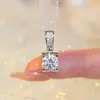Collar de Plata S925 con Cabeza de Toro de Cuatro Garras para Mujer, Colgante de Moda de Lujo Ligero Incrustado con Diamantes, Cadena para Clavícula de Moissanita de Un Quilate al por Mayor