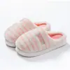 Novas Pantufas de Algodão Desenho Animado para Homens e Mulheres, Uso Doméstico, Pantufas de Pelúcia para Casal Outono e Inverno, Pantufas de Algodão de Inverno Atacado