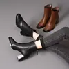 Botas femininas da moda, bico quadrado, salto grosso, cano justo, coleção de inverno 2026, estilo francês, forradas com fleece para aquecimento, botins casuais e versáteis