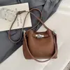 Bolso pequeño retro muy elegante para mujer, nuevo bolso cruzado de moda primavera 2026, exquisito bolso de hombro para debajo del brazo, bolso tipo cubo