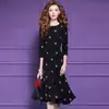Vestido Negro Bordado Fei Mengyi para Mujer, Nuevo Estilo Otoñal con un Aire de Rica Heredera, Elegante Vestido Sirena que Ceñe la Cintura Inspirado en Hepburn