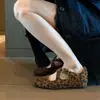 Zapatos planos de estilo francés para aumentar la altura para mujer, nueva colección otoño 2026, con diseño de hebilla cruzada, puntera cuadrada, estilo Mary Jane, apertura poco profunda y bailarinas planas