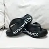 Chanclas de Verano para Mujer, Versátiles de Color Sólido, Sandalias de Dedo Gruesas de Moda para Exteriores con Tacto Suave, Chanclas de Playa