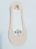 Nuevos calcetines de barco para mujer de seda de hielo corte arbitrario calcetines para mujer de silicona antideslizantes de boca baja calcetines invisibles para mujer calcetines de red para el suelo al por mayor