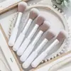 Herramienta de maquillaje de belleza, brocha de maquillaje de varilla blanca M8027A, brocha para rubor, resaltador, polvos, brocha de maquillaje, brocha portátil de cabeza grande