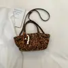 Bolso de Diseño Exclusivo para Mujer 2025 Nuevo Vintage Versátil Bolso de Hombro para Viajes Cotidianos Bolso Cruzado Elegante con Estampado de Leopardo Tendencia