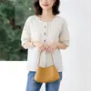 Camisa bordada de cuello redondo para mujer, manga tres cuartos, diseño de verano 2026, top bordado con botones coloridos, camisa de algodón puro