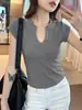 Camiseta Petite Vintage de Manga Curta para Mulheres, Estilo Simples de Verão Slim-Fit Puro Desejo, Top com Decote V que Marca a Cintura