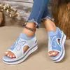 Novidades de verão transfronteiriças: sandálias femininas respiráveis e casuais com sola grossa e design de peixe-borboleta, disponíveis em tamanhos grandes