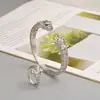 Pulseira Vintage Europeia e Americana Transfronteiriça Nova com Cabeça de Leopardo Dupla Oca Galvanizada, com Toque de Alto Padrão, Pulseira de Luxo Leve, Venda Direta e Atacado
