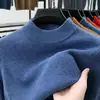 13 Colores Disponibles 2025 Nuevo Invierno Lana Peinada para Hombre Color Sólido Cuello Alto Medio Ropa de Punto para Hombre Ropa de Punto de Lana