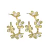 Europa y Estados Unidos aretes simples transfronterizos aretes retro dorados aretes de flor moda para mujer aretes de perla aretes al por mayor