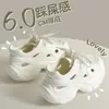 Zapatos de Agujeros para Exteriores para Mujer Verano 2025 Nuevas Zapatillas Deportivas de Suela Gruesa Elevada Antideslizantes para Vadear Zapatos de Agujeros Ropa Exterior para Mujer