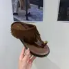 Sandalias de plataforma gruesa estilo retro para mujer, para aumentar la altura, tipo slip-on, adecuadas para usar al aire libre en verano, versátiles para vacaciones, chanclas de cuña de tacón medio
