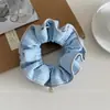 Scrunchie Azul Claro Xadrez Estilo Coreano para Penteados de Coque, Elástico de Cabelo Versátil com Estilo Relaxado e um Toque de Luxo