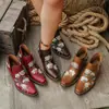 2026 Nuevas Botas Cortas de Cuadrado Bordadas Estilo Occidental para Mujer, En Stock, Estilo Étnico Retro Tacón Grueso Corte en V Talla Grande Botas para Mujer