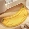 Tapete de banheiro criativo com tema de frutas, absorvente e macio, com textura de cashmere sintético, adequado para banheiro ou entrada de vaso sanitário, e pode ser usado como um tapete decorativo em apartamentos alugados
