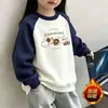 Camada base feminina com forro de fleece para outono e inverno, novo estilo 2026, gola redonda, moletom quente, blusa de manga longa raglan com blocos de cor para crianças mais velhas