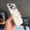 Capa Dura Fosca Ultrafina Adequada para Celular Apple 17Promax Pele-Toque Carregamento Magnético Capa Protetora Iphone16
