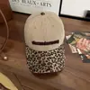 Novo Boné de Baseball com Patchwork Estampa de Leopardo Bordado de Letras para Mulheres, Boné Versátil e da Moda com Aba Curva para Casais