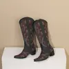 Botas de moda de punta para mujer europeas y americanas botas de mujer bordadas botas de cuero manga comercio exterior 2023 tacón de costura 43 nuevo 40 algodón
