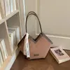 Bolso tote retro mate estilo coreano para mujer, nuevo modelo otoño e invierno 2026, simple, moderno, de alta gama, para llevar en el hombro y debajo del brazo