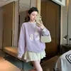 Moletom Redondo Bordado com Gato Doce Estilo Coreano para Mulheres, Outono e Inverno, Modelagem Solta Versátil, Design de Casal, Blusa de Manga Longa Patchwork
