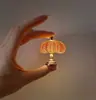 Luz de noche de erizo de mar DIY libro rojo con mini luz de noche retro de erizo de mar para escritorio infantil mini lámpara de mesa pequeña