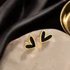Collar con diseño de nicho de lujo ligero, corazón blanco y negro para mujer, elegante cadena para la clavícula en forma de corazón con incrustaciones de nácar, joyería de acero de titanio