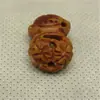 Carvado de Núcleo de Durazno Cesta de Durazno Hecha a Mano Durazno Individual Cesta de Nogal Pulsera Colgante Accesorio de Cuerda Roja Colgante Pequeño Leidezhu
