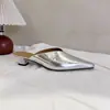 2025 nova moda clássica original couro bovino de primeira camada bico fino salto baixo confortável resistente ao desgaste antiderrapante couro chinelos femininos