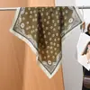 Pañuelo pequeño cuadrado de algodón y lino con estampado de espiga estilo "old money", pañuelo para la cabeza tipo terciopelo sedoso, chal protector solar para el cuello para mujer
