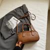 Bolsa Pequena Retrô de Alta Qualidade para Mulheres 2025 Nova Moda Bolsa Transversal Versátil Exquisita Super Popular Bolsa Carteiro Bolsa Bowling