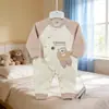Macacão de Veludo Macio Borboleta Outono/Inverno 2026 para Bebê, Macacão de Engatinhar Espesso Sem Costura Bordado com Desenho Animado para Bebê, Roupa de Peça Única 59-66 #